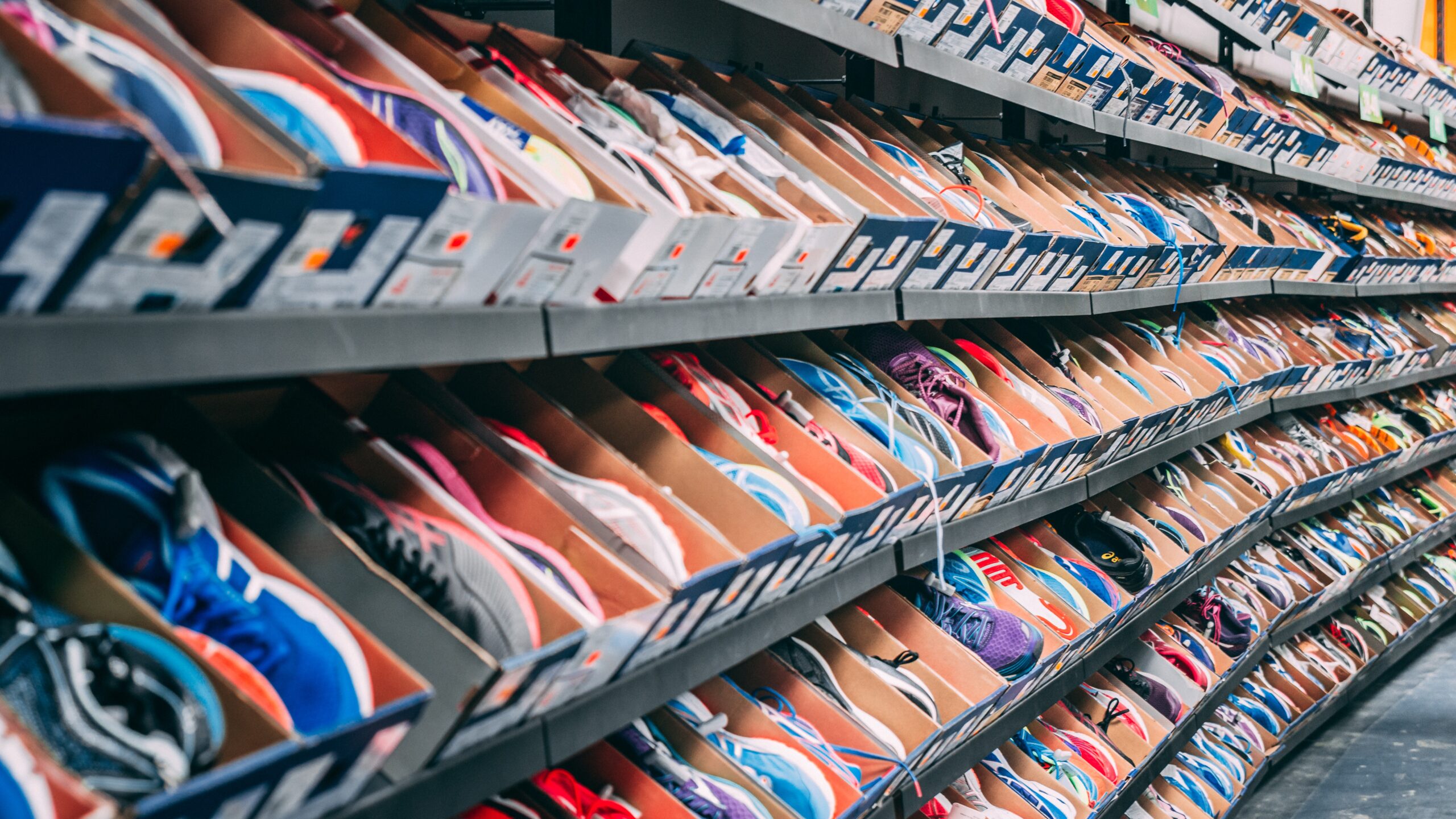 Buy second hand shoes shop